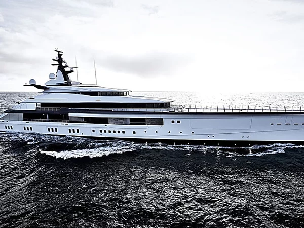 Jerry Jones Takes to the High Seas in Lavish Superyacht